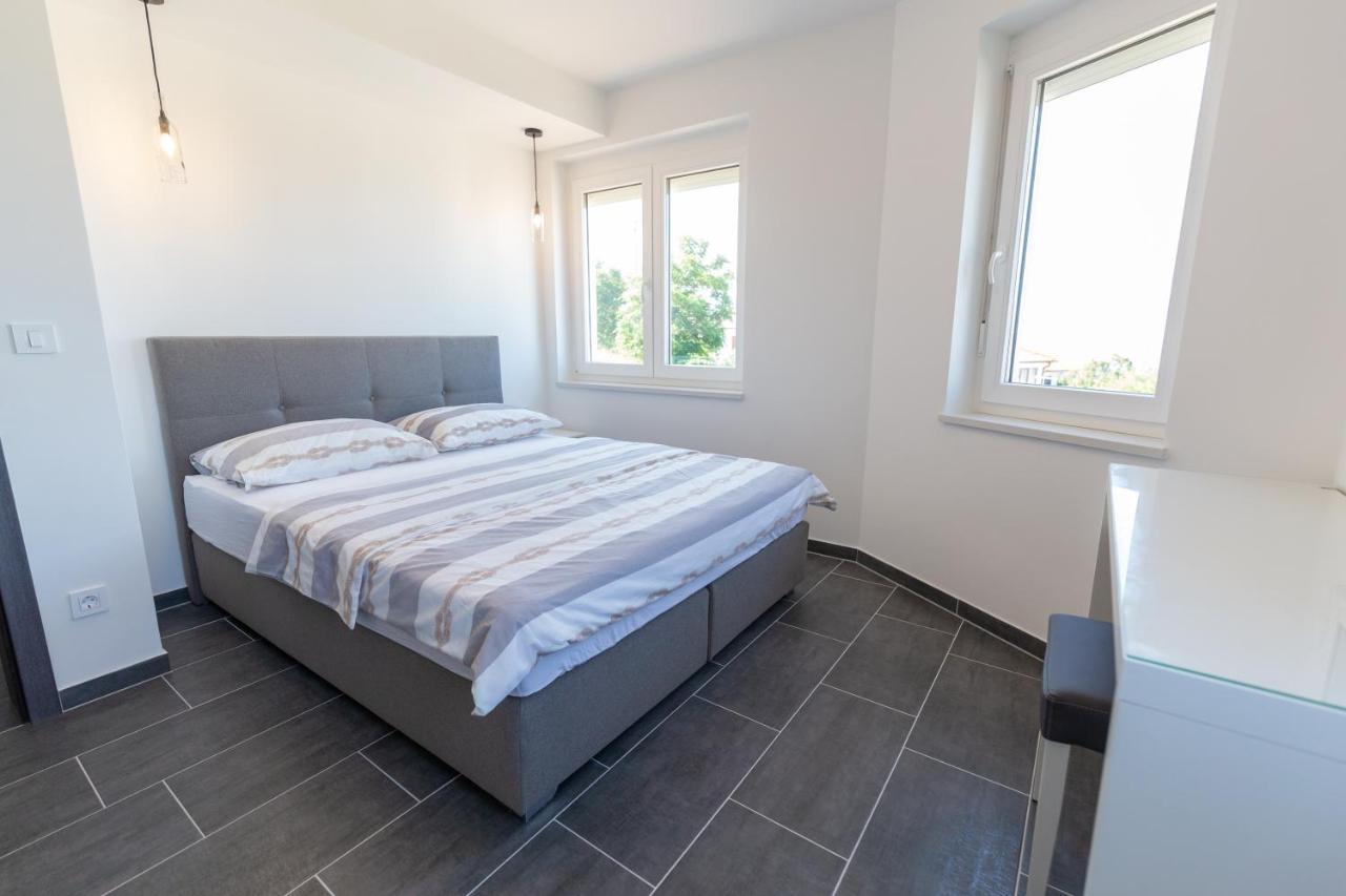 Apartments Luka Senj  Ngoại thất bức ảnh